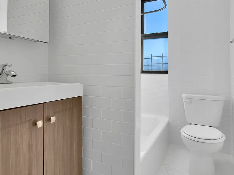 68 Montague St #5D — Photo 8