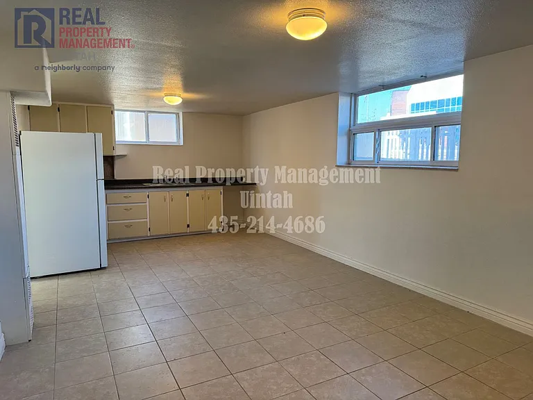 145 W 100 N — Photo 18