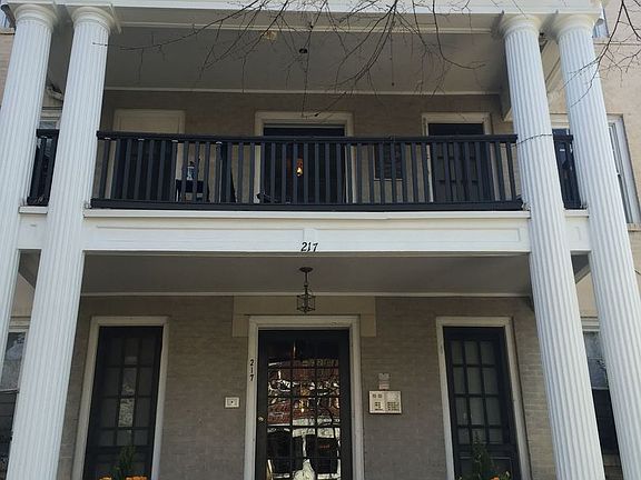 3rd image of 217 S Arthur Ashe Blvd APT 01