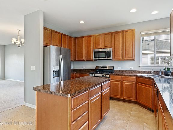 5th image of 9990 Berkshire Ln