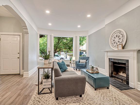 Living Room (Note: The Fireplace does not function as a Fireplace. It's just for decor)