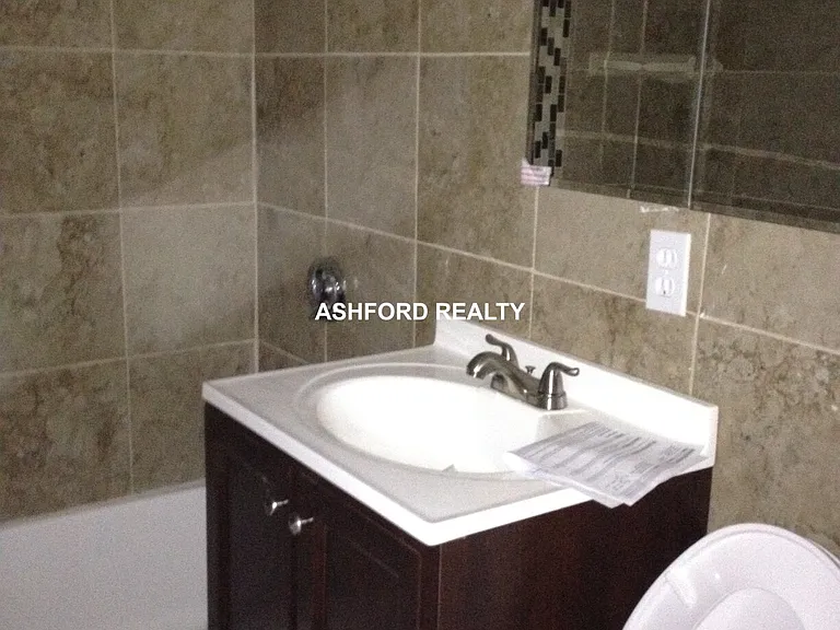 Mount Auburn St — Photo 2
