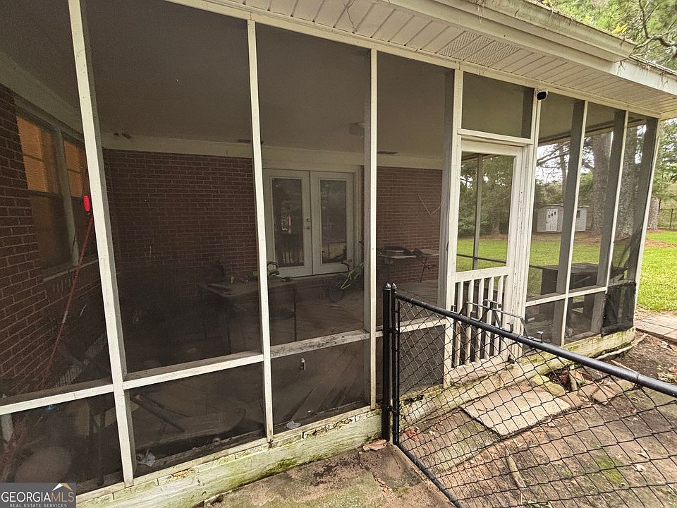 2nd image of 2920 Audubon Dr