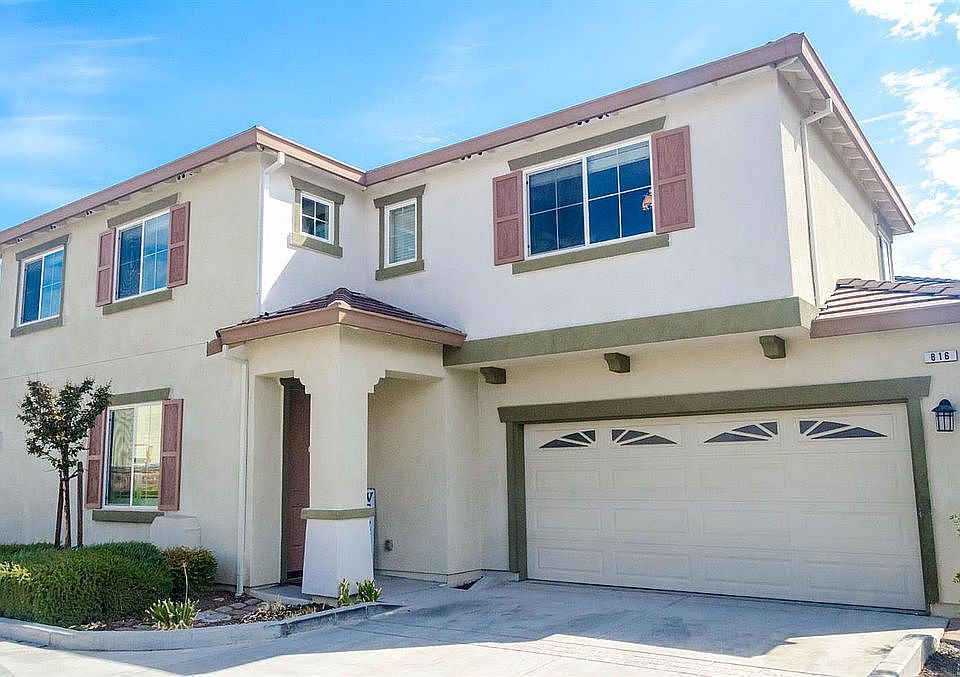 2nd image of 816 Embassy Cir