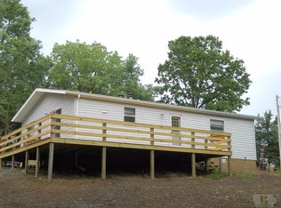 28395 Underwood Ave, Farmington, IA 52626