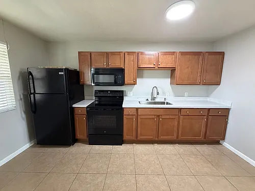 Twin Palms Apartments Photo 1