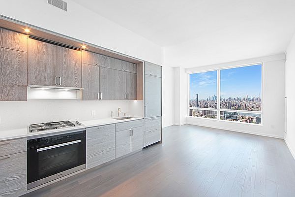 1st image of 1 City Poin APT 53B