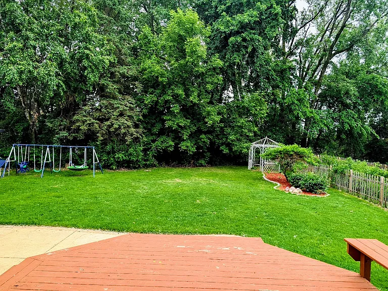 8816 Knollwood Dr — Photo 21