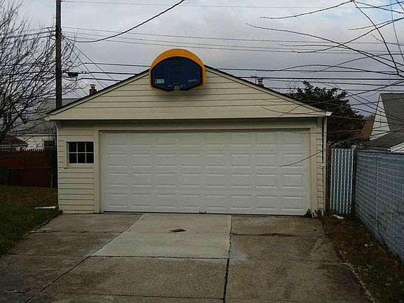 2nd image of 13905 Eastwood Blvd
