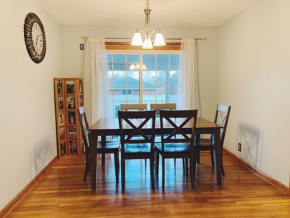 5th image of 818 Boulevard Dr
