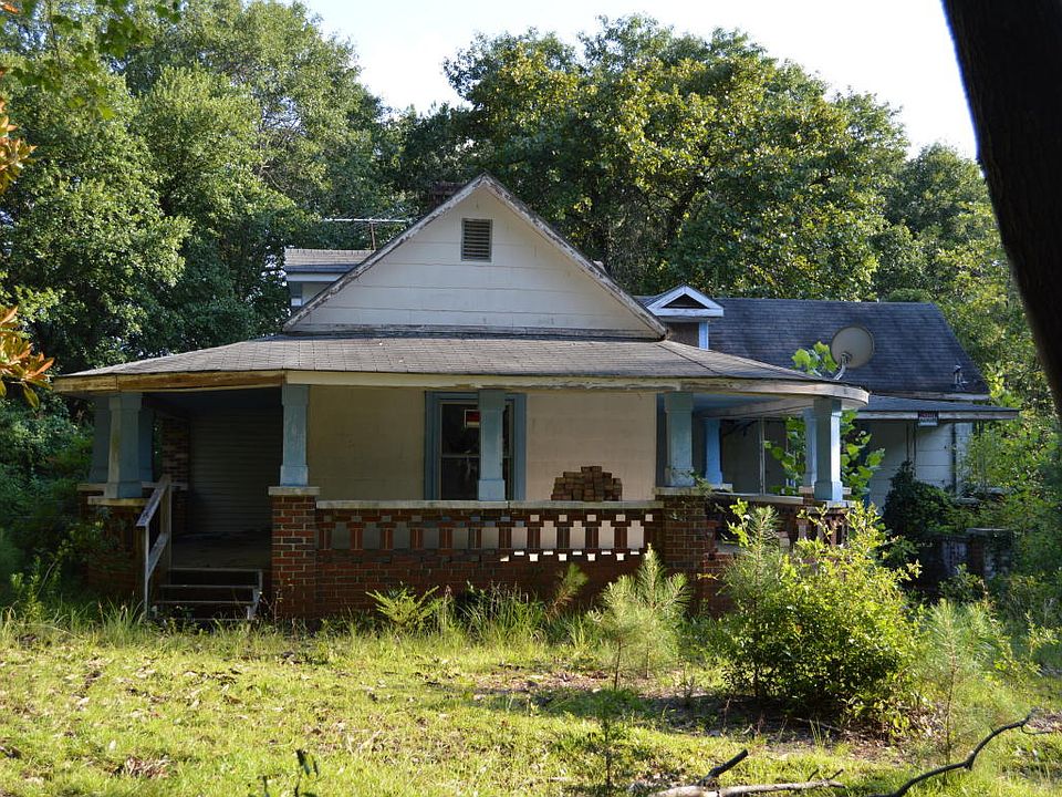 2nd image of 611 Arnold Ave