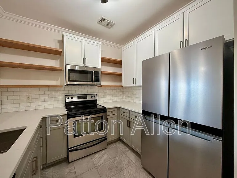 9 Kenilworth Knl #202 — Photo 8