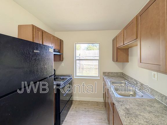 3rd image of 10444 Piedmont Rd