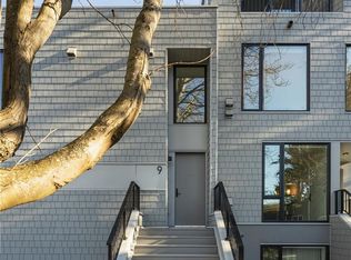 907 Redfern St W #9, Victoria, BC V8S4E9