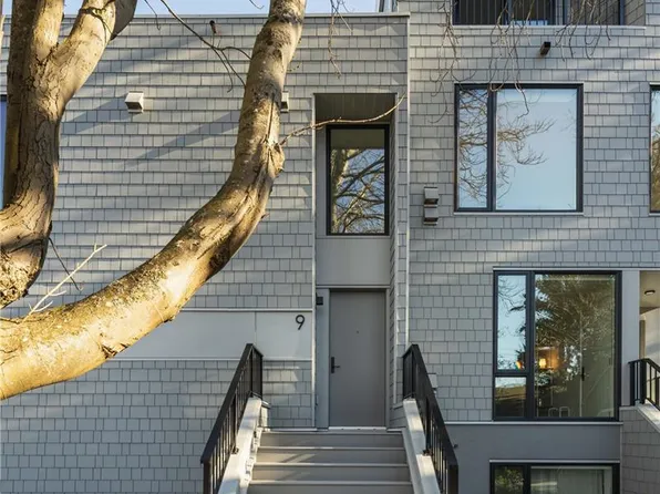 907 Redfern St W #9, Victoria, BC V8S 4E9