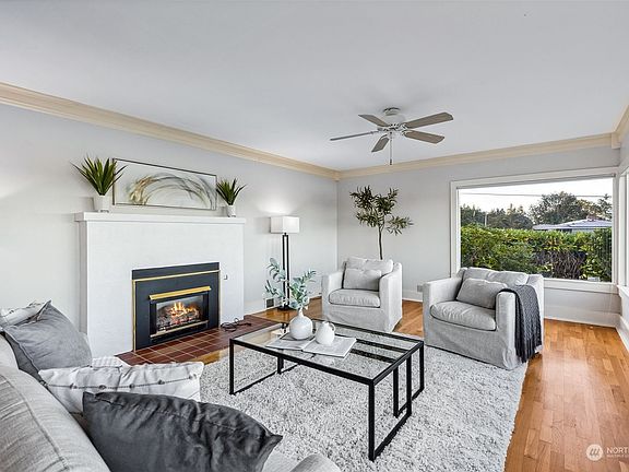 4th image of 1929 Harbor View Drive NW