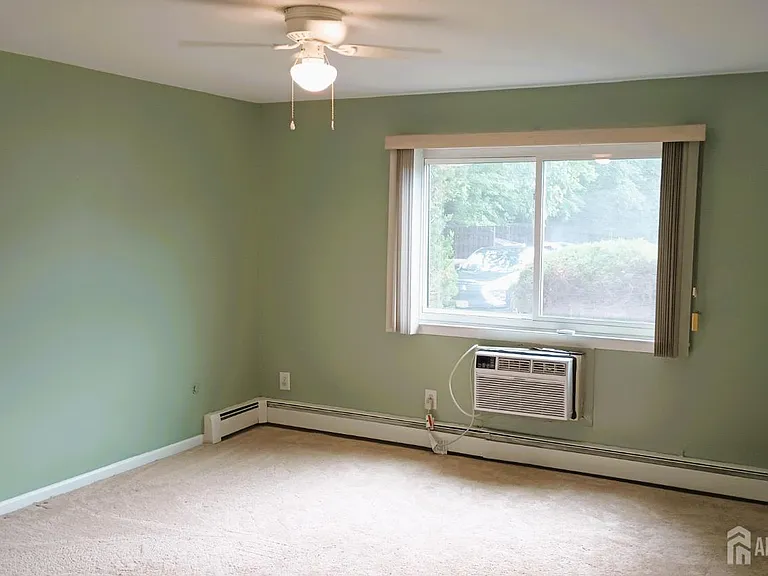 117 Cricket Ln — Photo 10