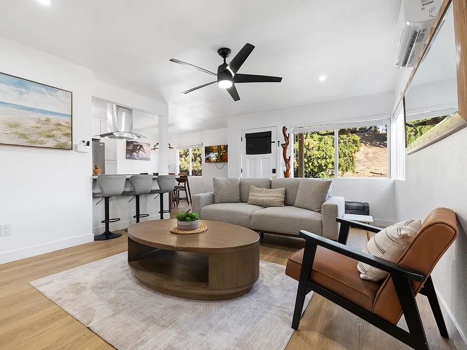 3942 Alta Loma Dr