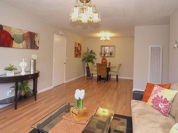 3rd image of 3406 Youngs Cir