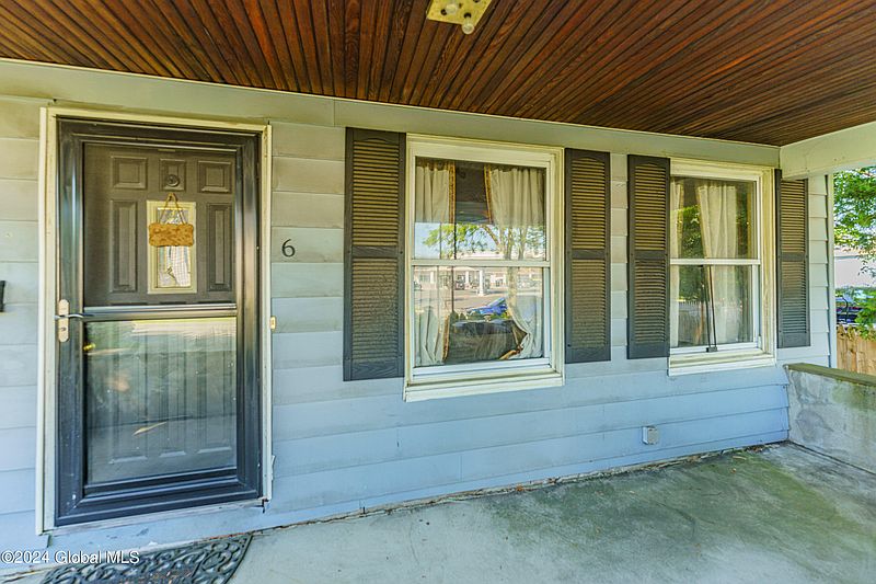 4th image of 6 Corlaer Avenue