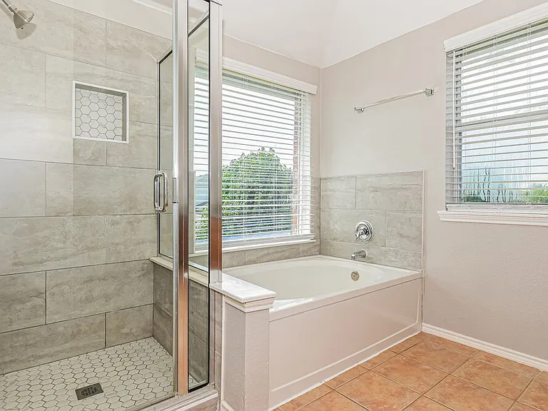 309 Cobblestone Dr — Photo 13