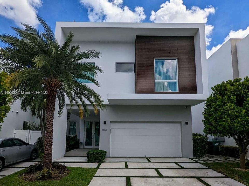 1st image of 10581 NW 67th Ter