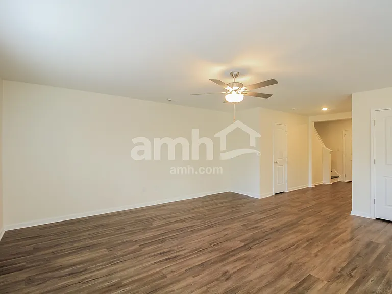 1359 John Swann St — Photo 9