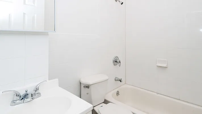 Rented by Nooklyn NYC LLC | media 22