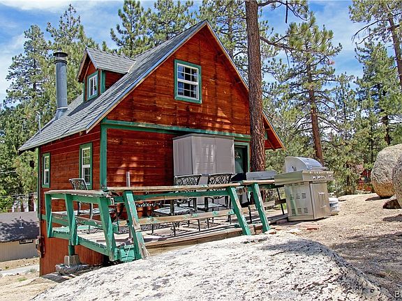4th image of 831 Crescent Ln