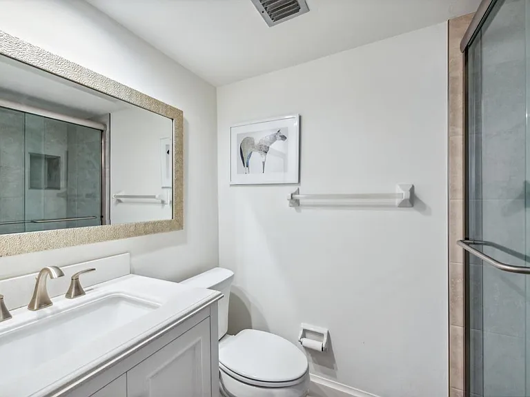 37 High Point Cir E #208 — Photo 12