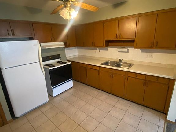 5th image of 2929 E Adams Ave #5