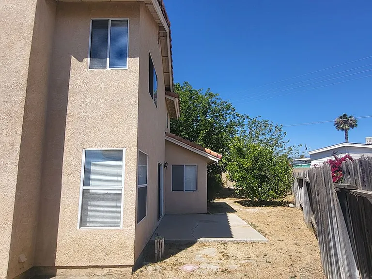 2057 Rosemary Ct — Photo 27