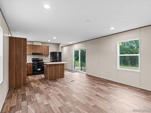 2nd image of 1441 County Road 348