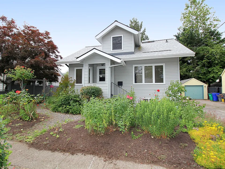 1811 NE 64th Ave