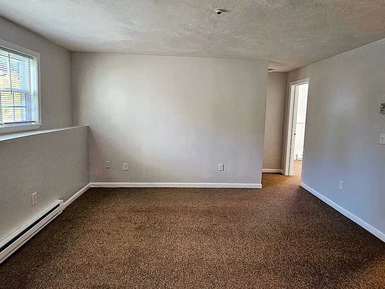 234 Railroad St #4 — Photo 3
