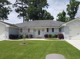 16 Concord Dr, Orange, TX 77630