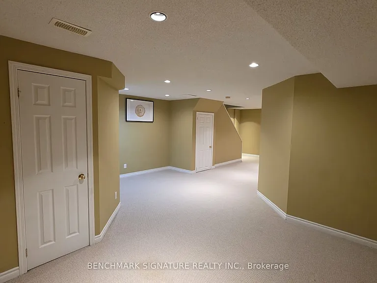 2030 Bur Oak Ave — Photo 38