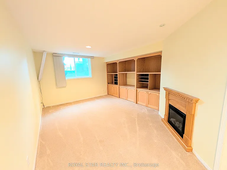 38 Springcreek Cres — Photo 20