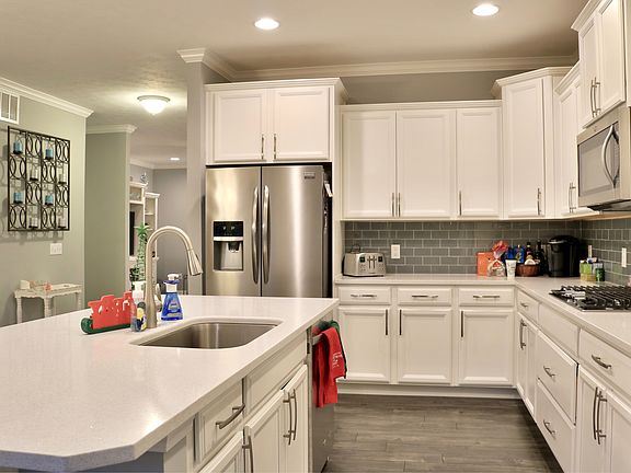 4th image of 9052 Ramapo Dr