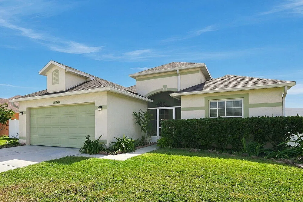 3 bed, 2.0 bath, 1812 sqft, $2,450 — Photo 3