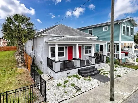 1716 E Columbus Dr #A — Photo 2