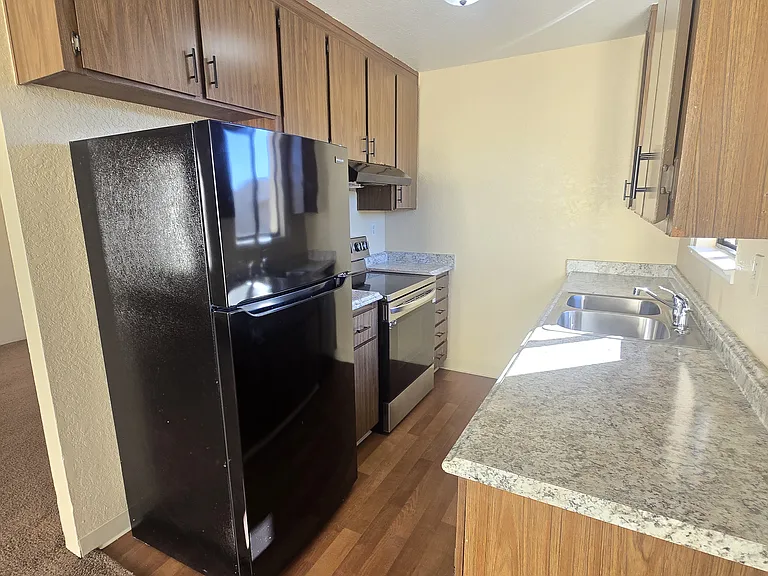 The Peppertree Apartments — Photo 39
