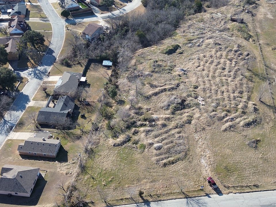 1st image of 2241 Briardale Rd