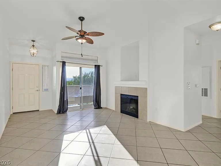 2305 W Horizon Ridge Pkwy #1523 — Photo 24