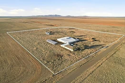 4th image of 21840 E 1550th Rd