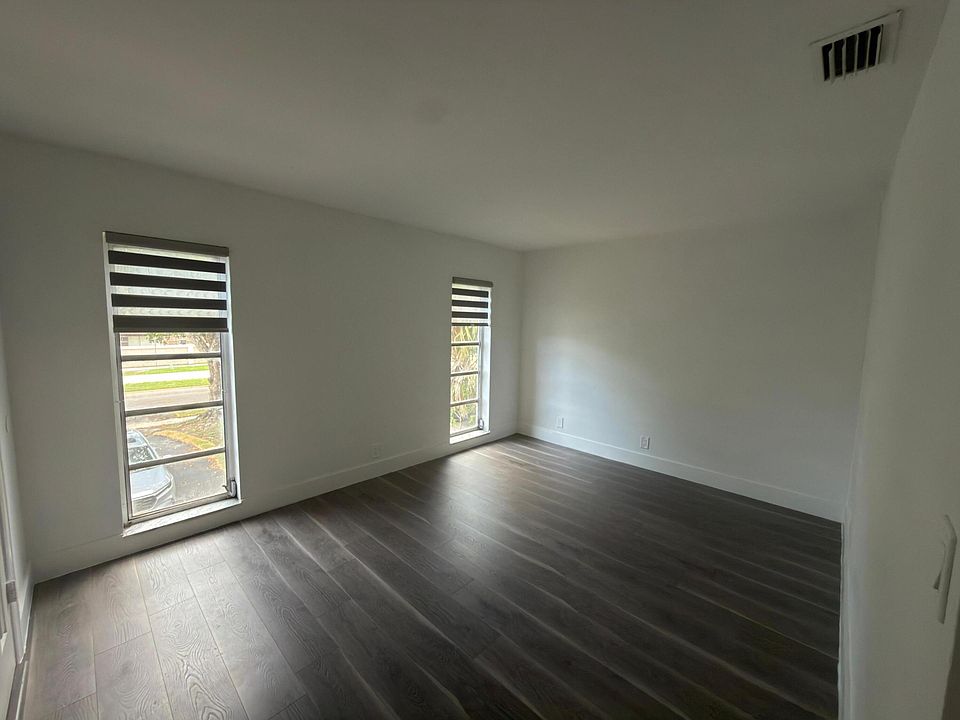 1st image of 6583 Boulevard Of Champions