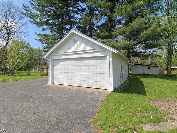 4th image of 628 North Rd SE