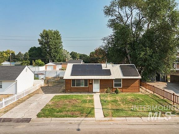 2nd image of 714 Myrtle St