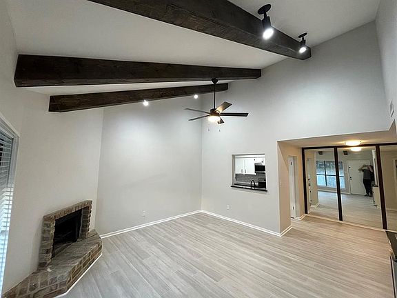 4th image of 1100 Augusta Dr APT 40