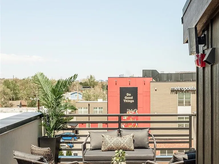 2105 S Galapago St #12 — Photo 31